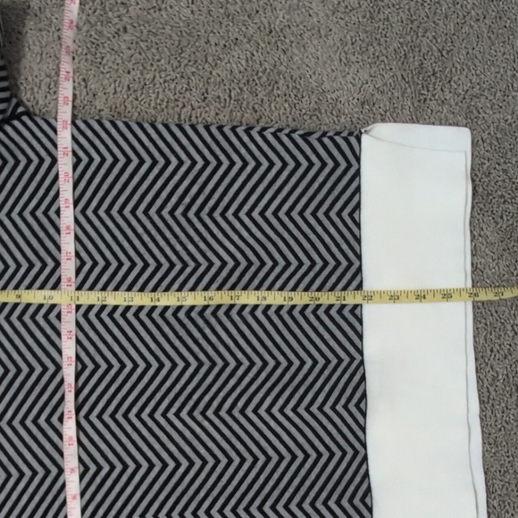 Anrabess Chevron Pattern Black and White Oversized Sweater Size Medium Fall Cozy - Picture 7 of 7